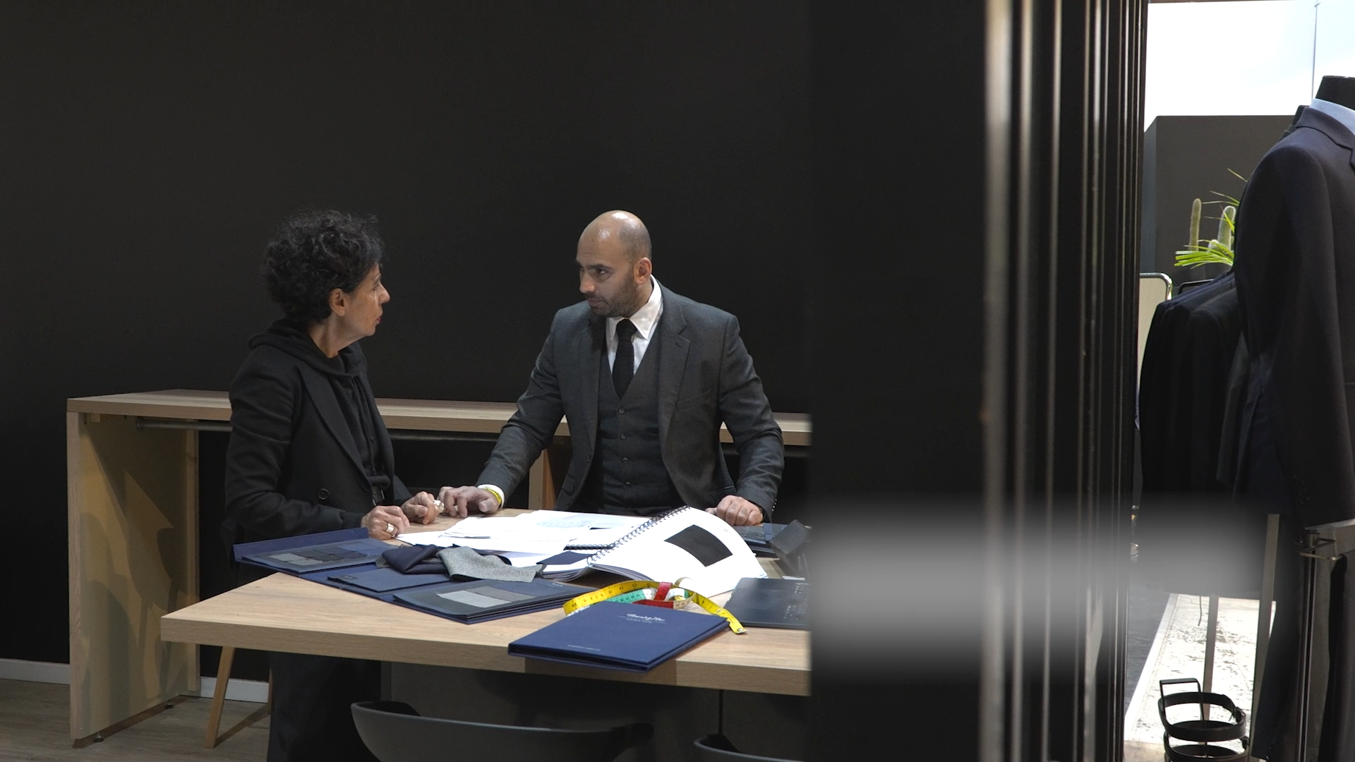 2A5 Club : L'Élégance Intemporelle au Service du Costume et du Smoking Masculin